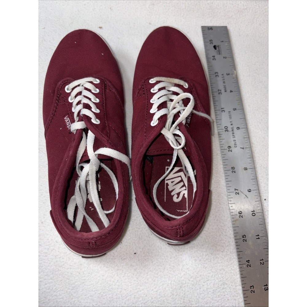 VANS Women's 6.5 Low Canvas Berry Sneakers